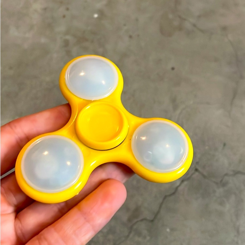 Light up fidget spinner
